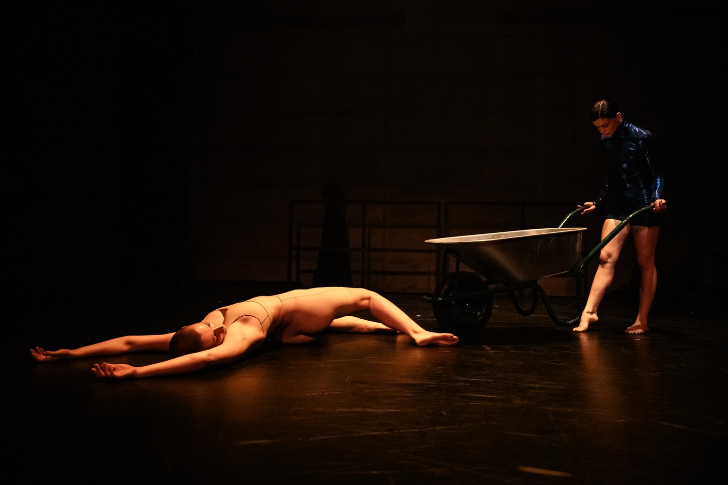 5+3=9 , Teatrul Grivița 53