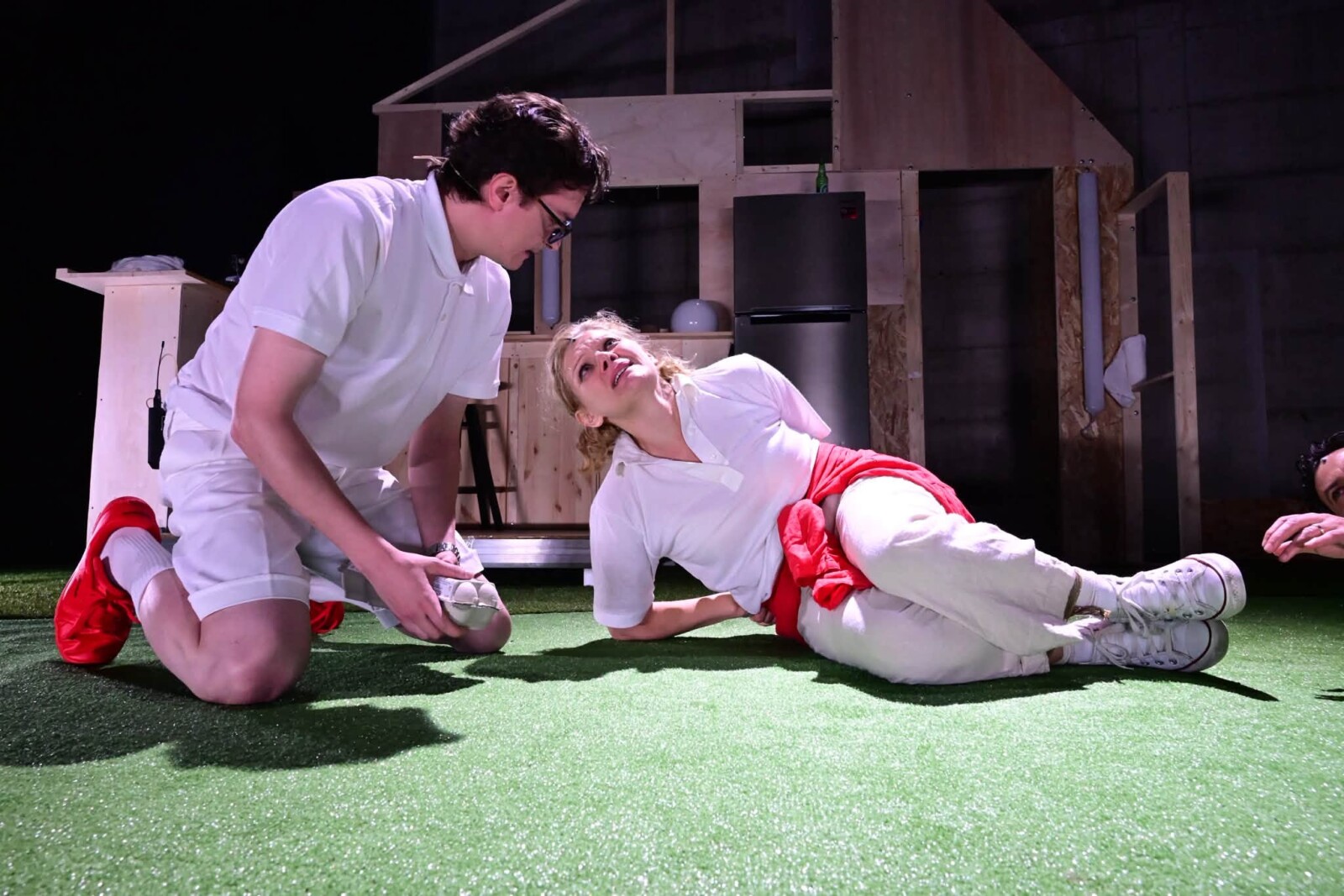 ”Funny Games”, la Grivița 53. Violența nu mai sparge ușa. Îți cere, politicos, niște ouă. 3 736349548 1896672531602898 5242992790150035615 n 1