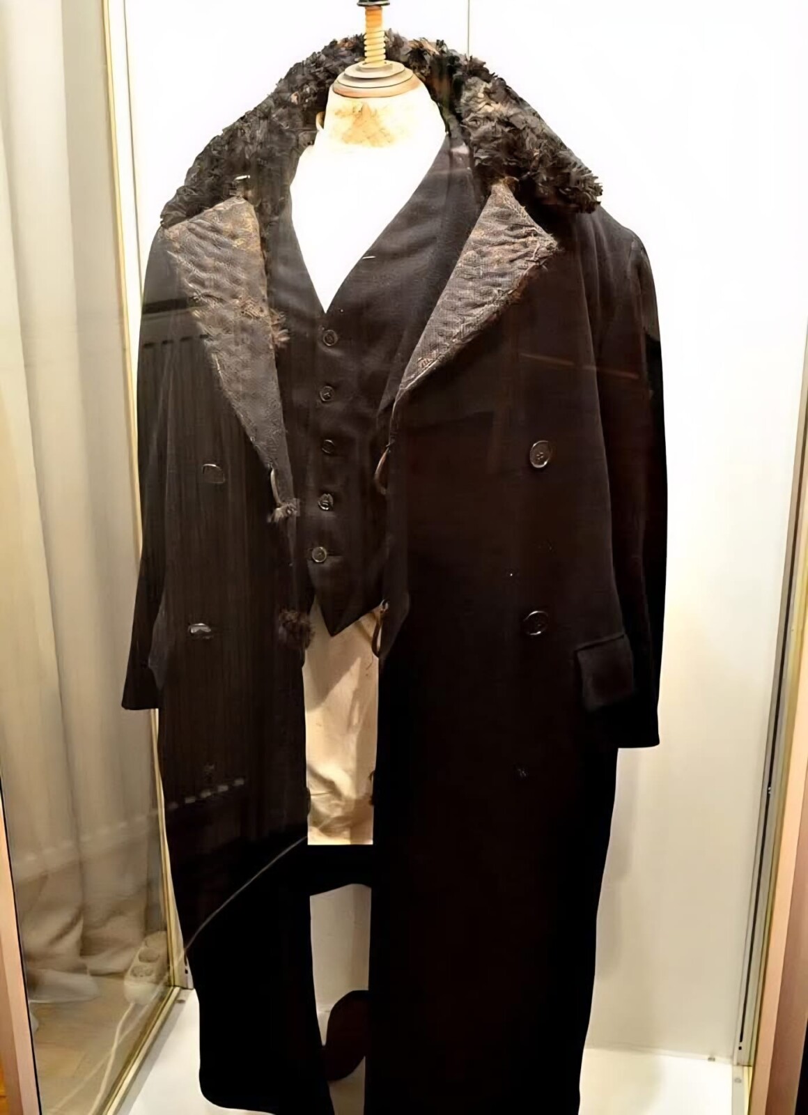 Iorga: 85 de ani de la o crimă împotriva inteligenței 3 WhatsApp Image 2025 11 27 at 18.46.37 2ad5b2ed