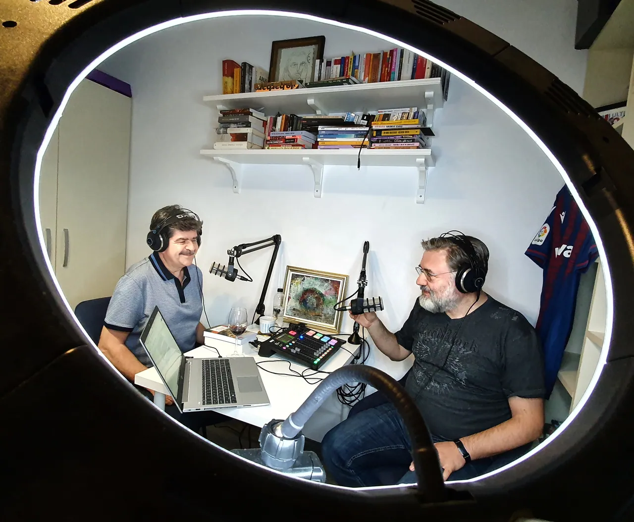 vorbitorincii-despre-first-section-carousel-1