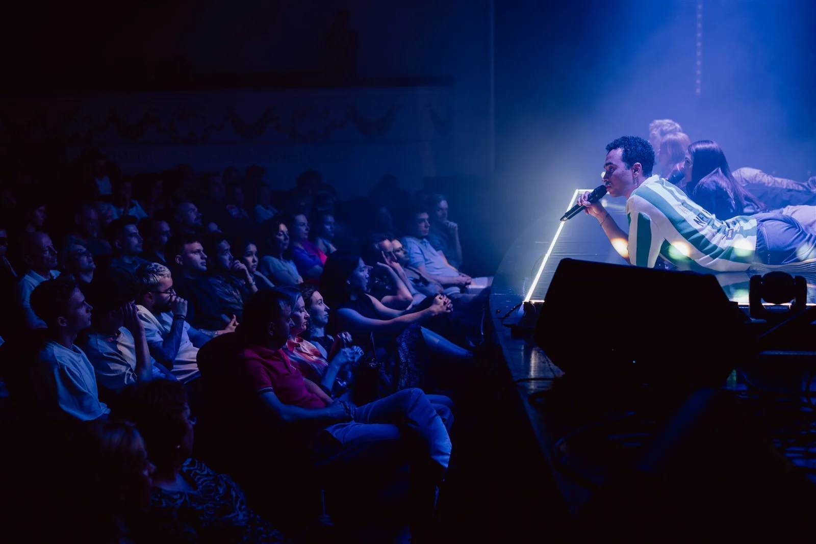 Între iluzie și tehnologie: „Mahamaya Electronic Devices” aduce la ARCUB teatrul viitorului 2 „Mahamaya Electronic Devices”